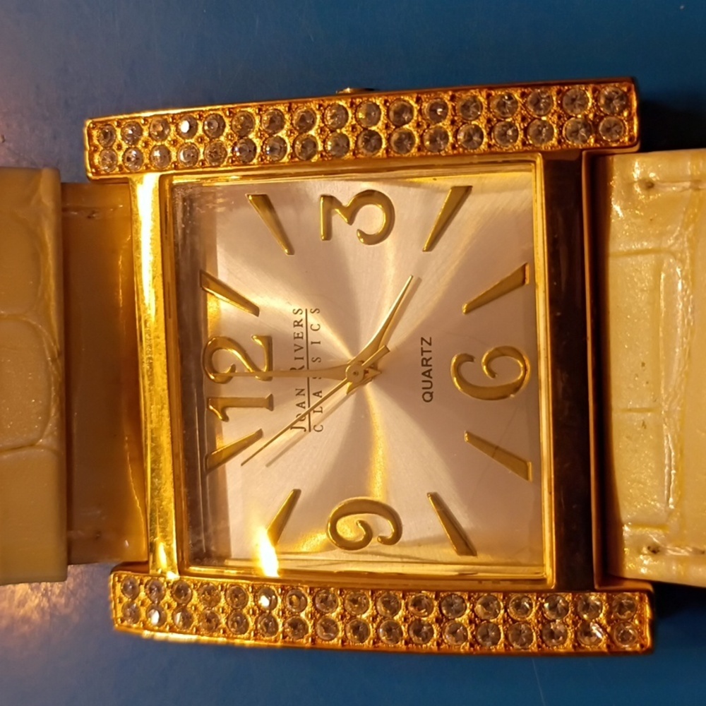 Joan Rivers Classics Gold Smartwatch - Picture 7 of 12